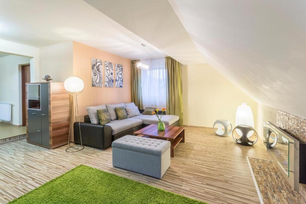 Hotel Sipox Štrba エクステリア 写真
