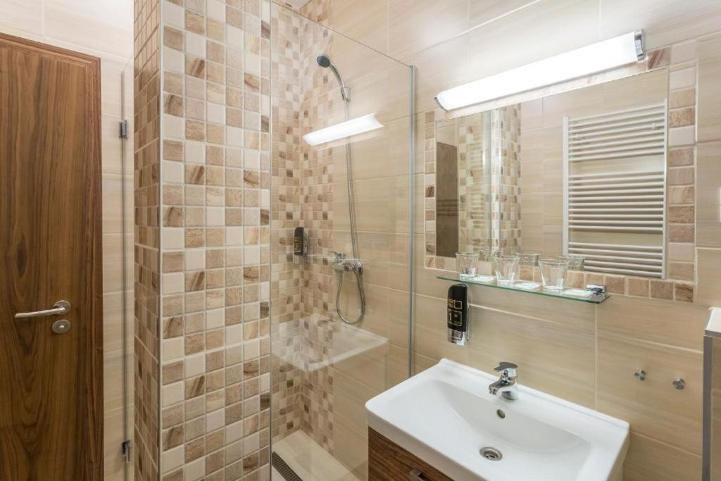 Hotel Sipox Štrba エクステリア 写真