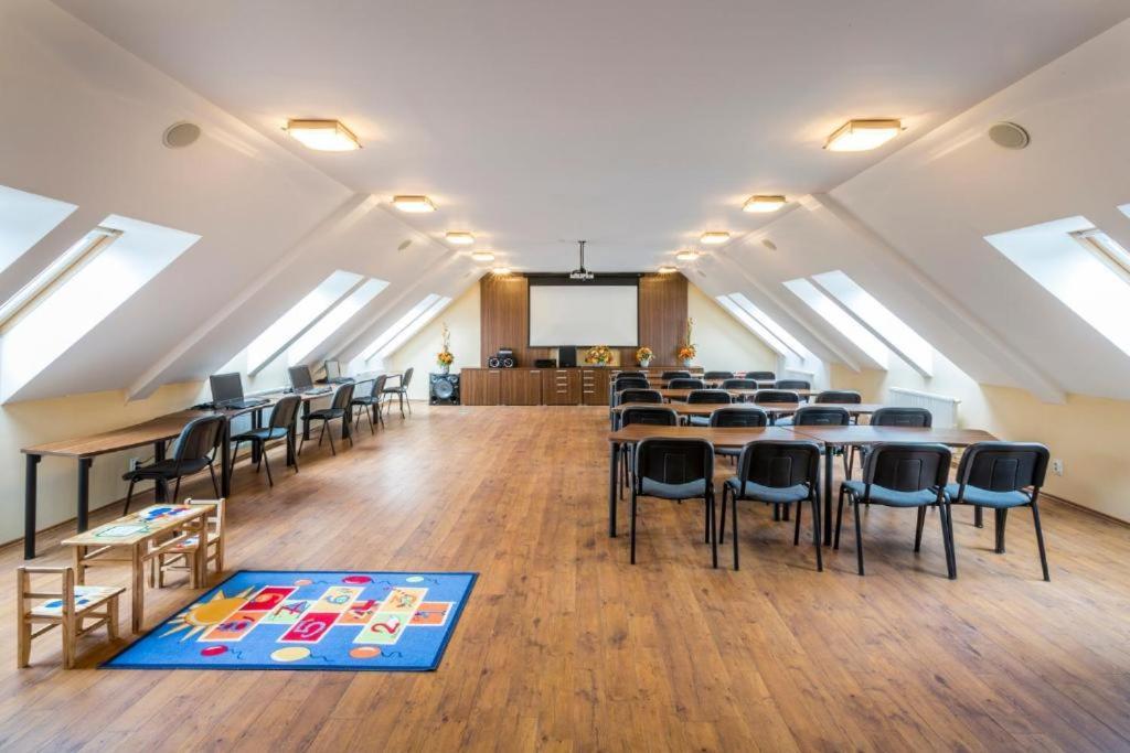 Hotel Sipox Štrba エクステリア 写真