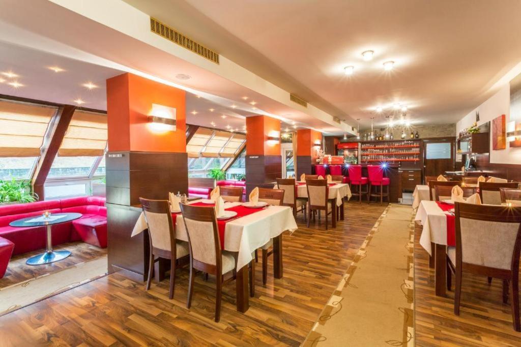 Hotel Sipox Štrba エクステリア 写真